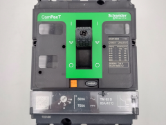 schneider 施耐德 型号：NSX250F TM250D 3P3D (3P) 固定式前接线 货号：C25F3TM250 描述：NSX250F 36kA AC 3P3D 250A TMD断路器